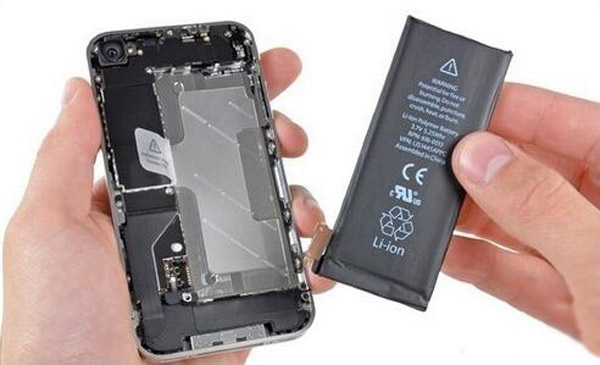 Cambiar batería iPhone 4 paso 5